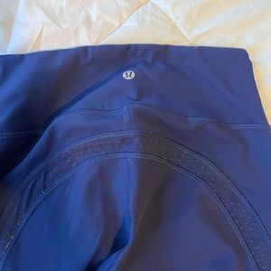 Lululemon Athletics navy blue yoga pant size 6 leggings